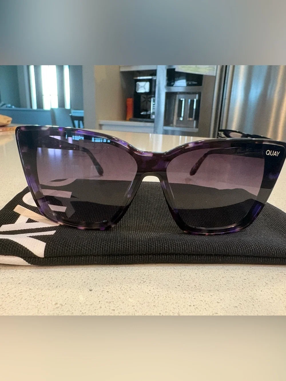 Quay Australia Confidential purple/tortoise